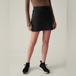 ATHLETA The Trekkie Skort Size 4 Black Hiking Running Outdoors NWT Gorpcore